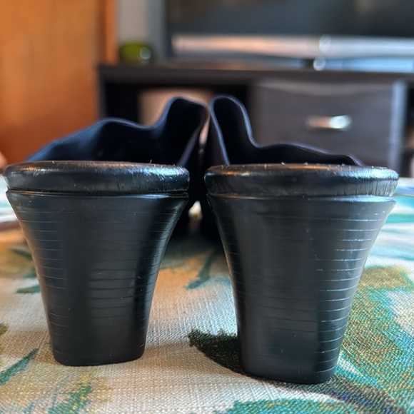 Munro American black and navy blue slip on sandal - Picture 7 of 11